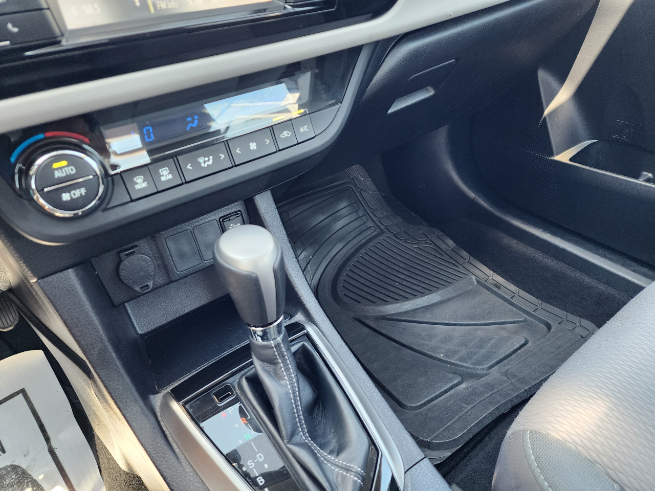 Toyota Corolla  2015 Toyota Corolla  2015