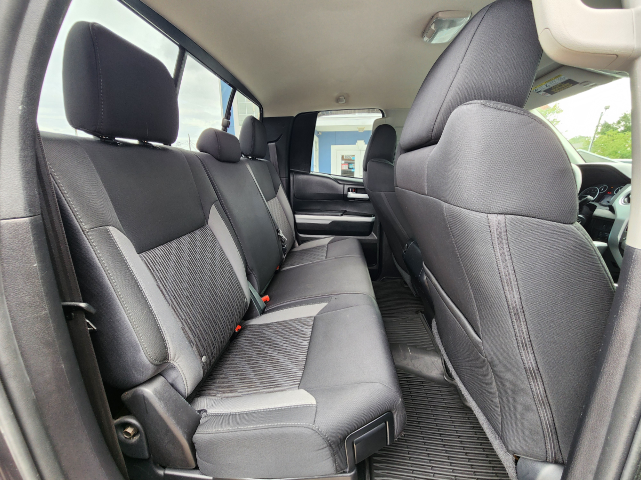 2017 Toyota Tundra SR5 photo 6