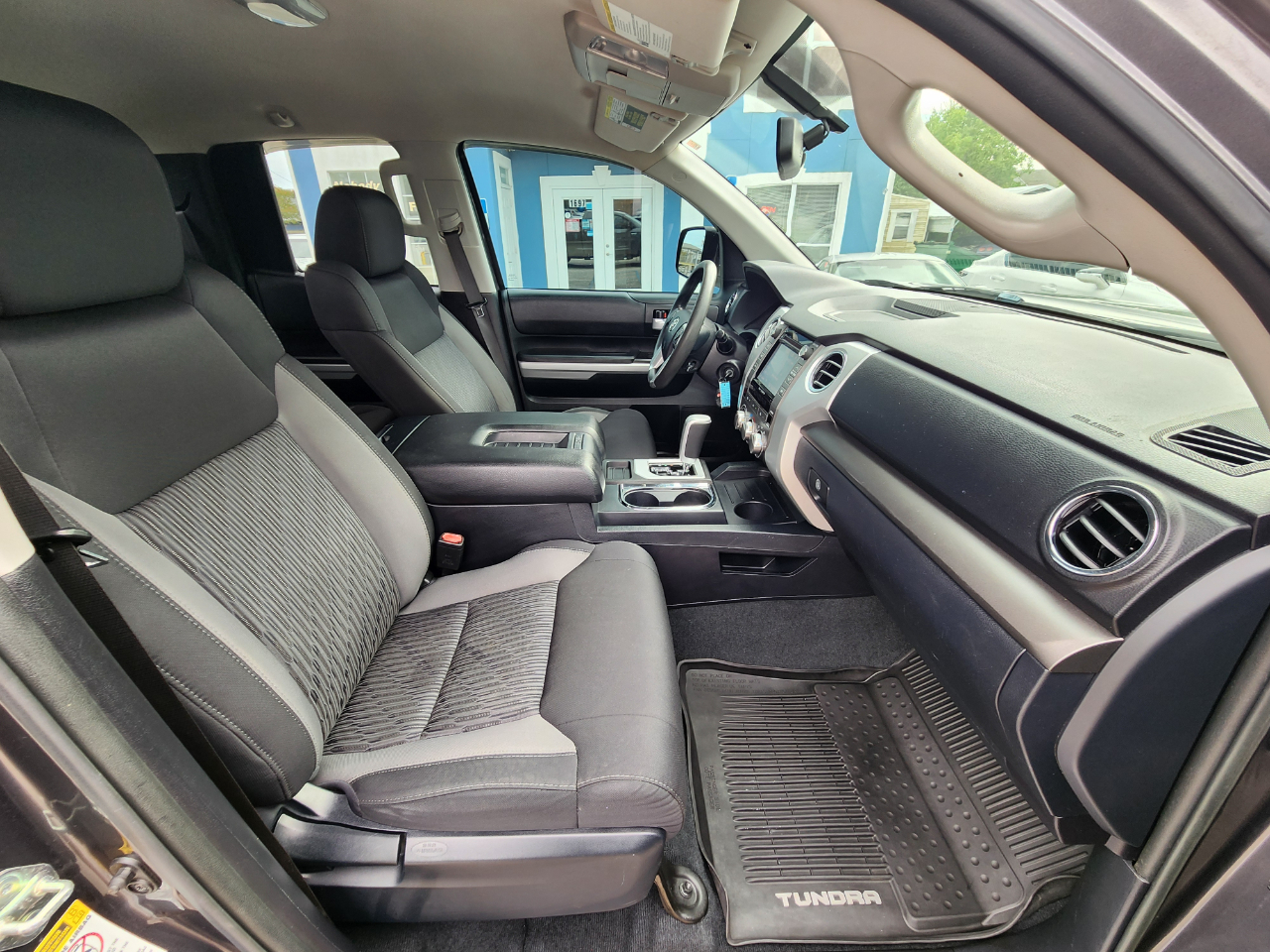 2017 Toyota Tundra SR5 photo 7
