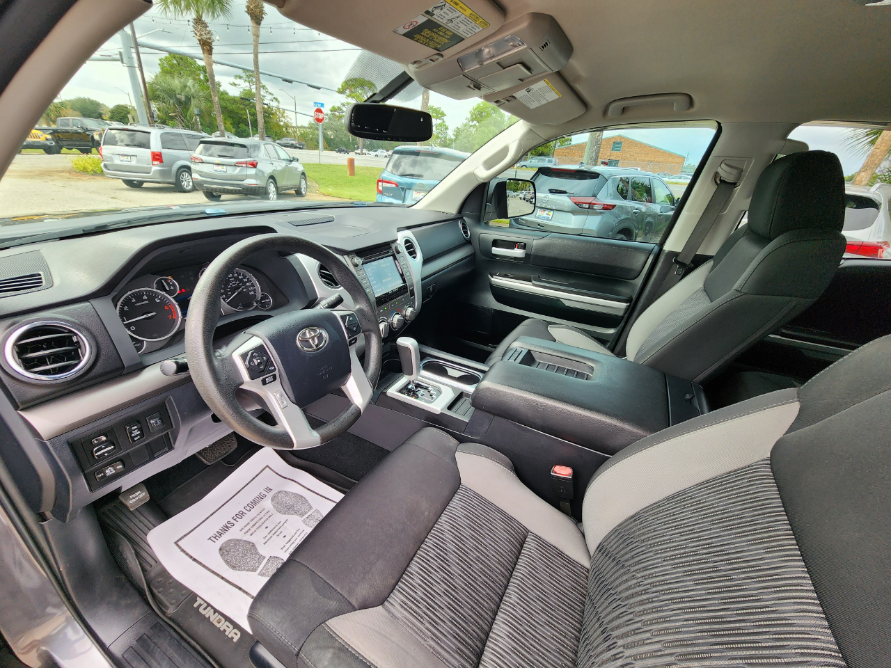 2017 Toyota Tundra SR5 photo 8