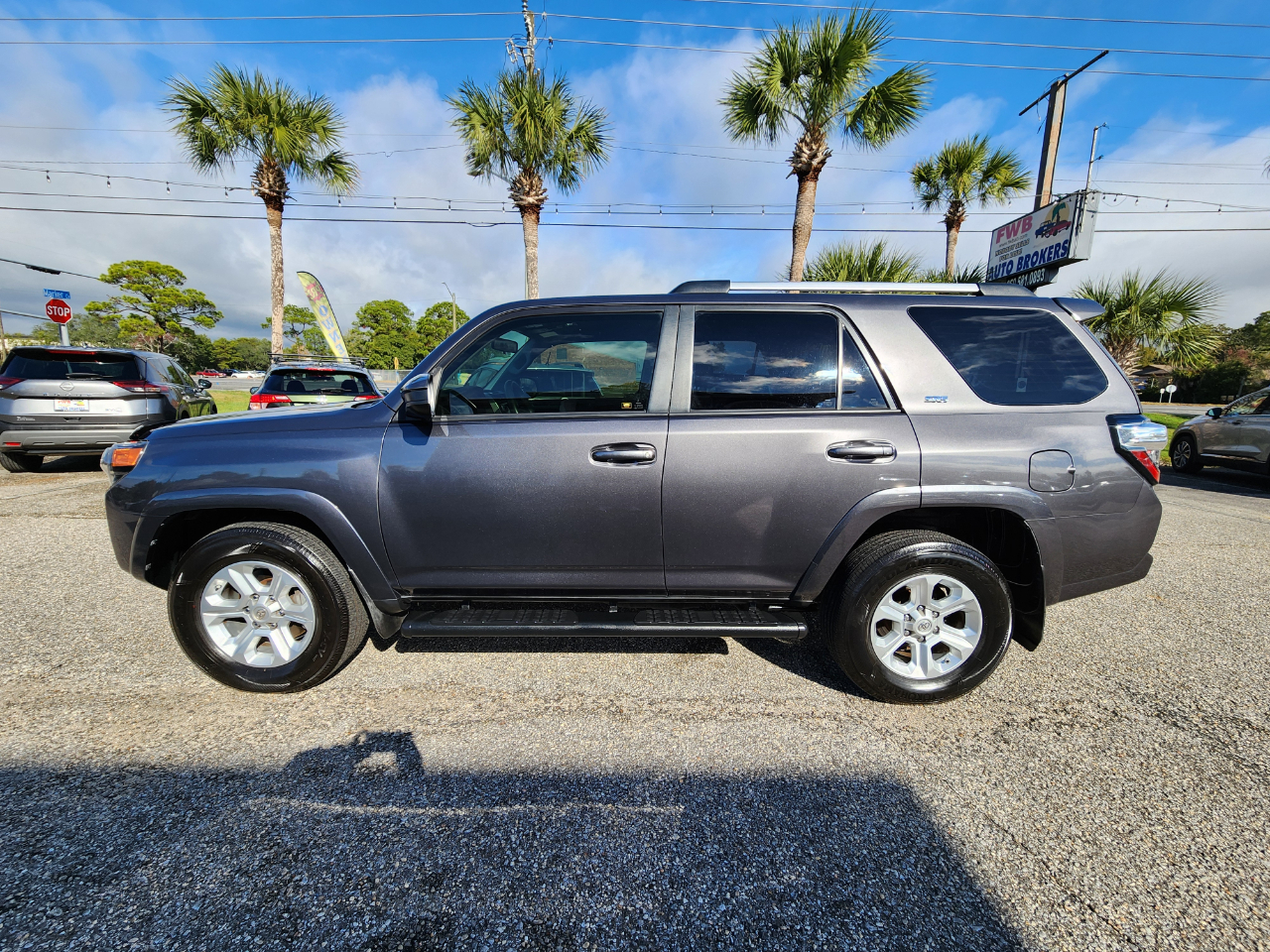 Toyota 4Runner SR5 2WD (Natl) 2019