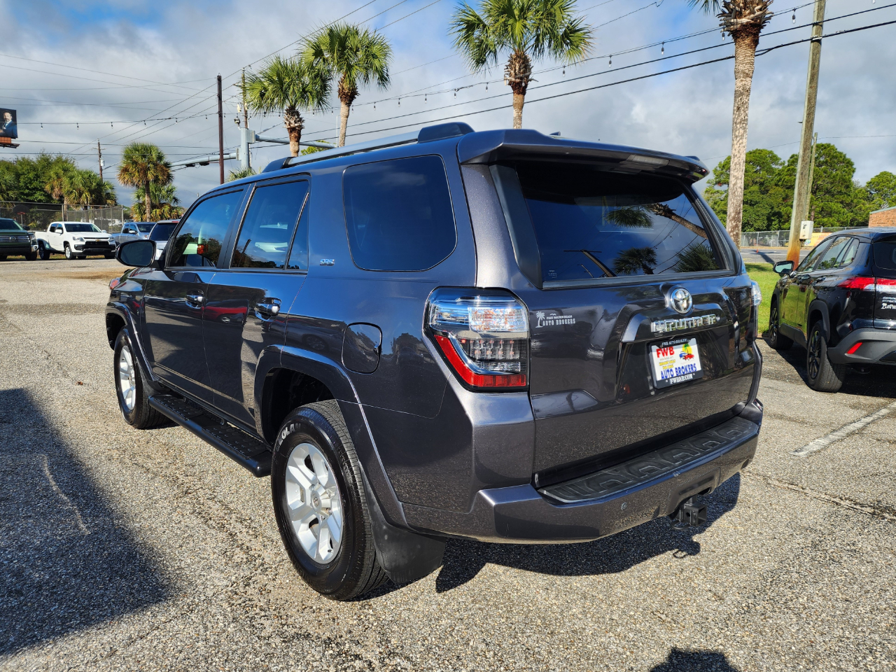 Toyota 4Runner SR5 2WD (Natl) 2019