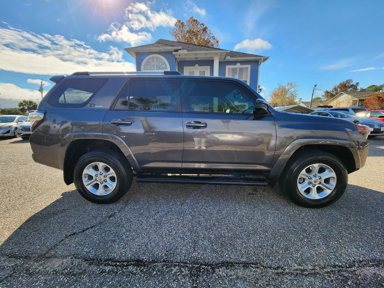Toyota 4Runner SR5 2WD (Natl) 2019