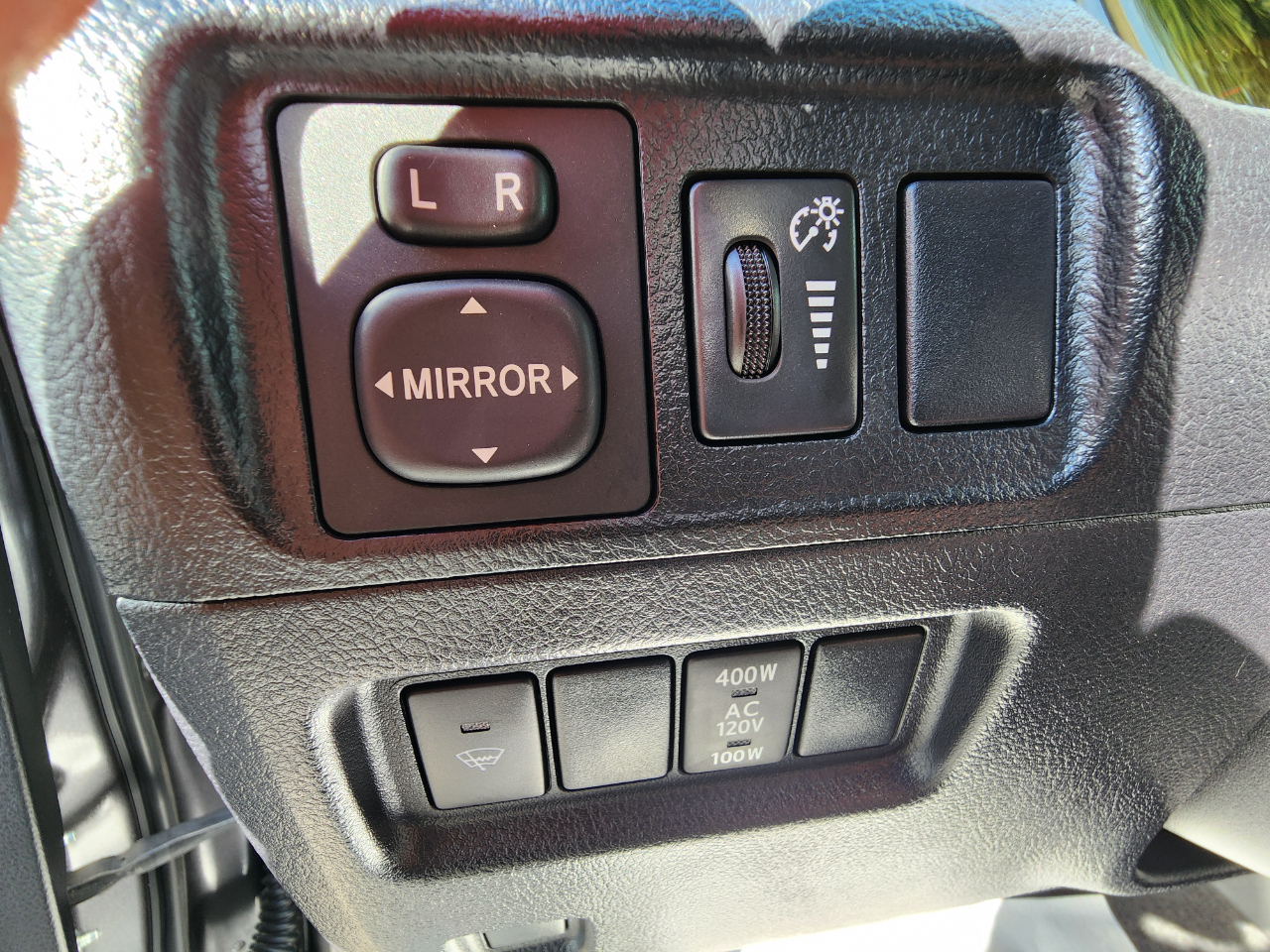 Toyota 4Runner SR5 2WD (Natl) 2019