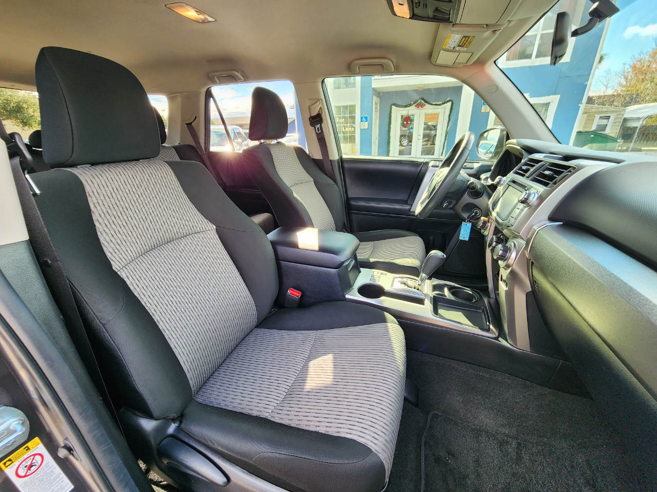 Toyota 4Runner SR5 2WD (Natl) 2019