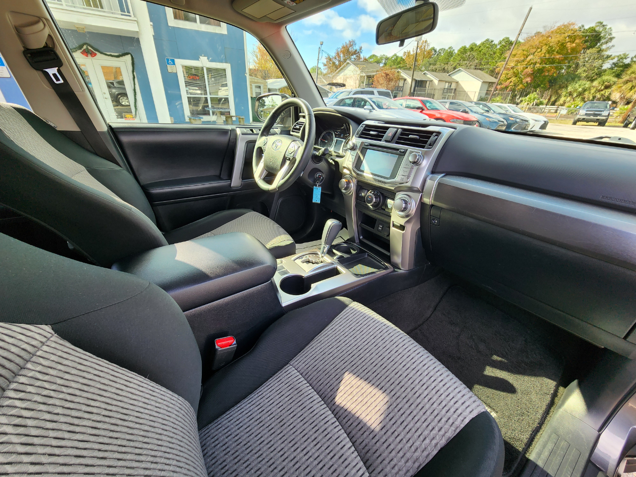 Toyota 4Runner SR5 2WD (Natl) 2019