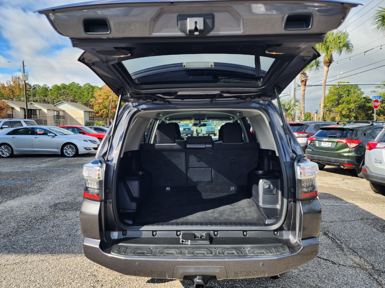 Toyota 4Runner SR5 2WD (Natl) 2019