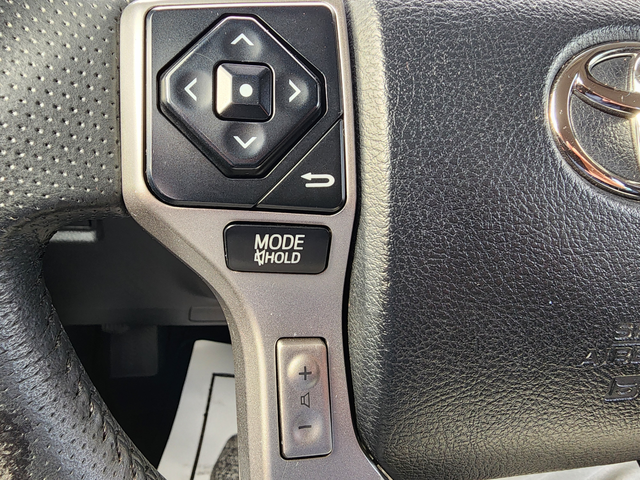 Toyota 4Runner SR5 2WD (Natl) 2019