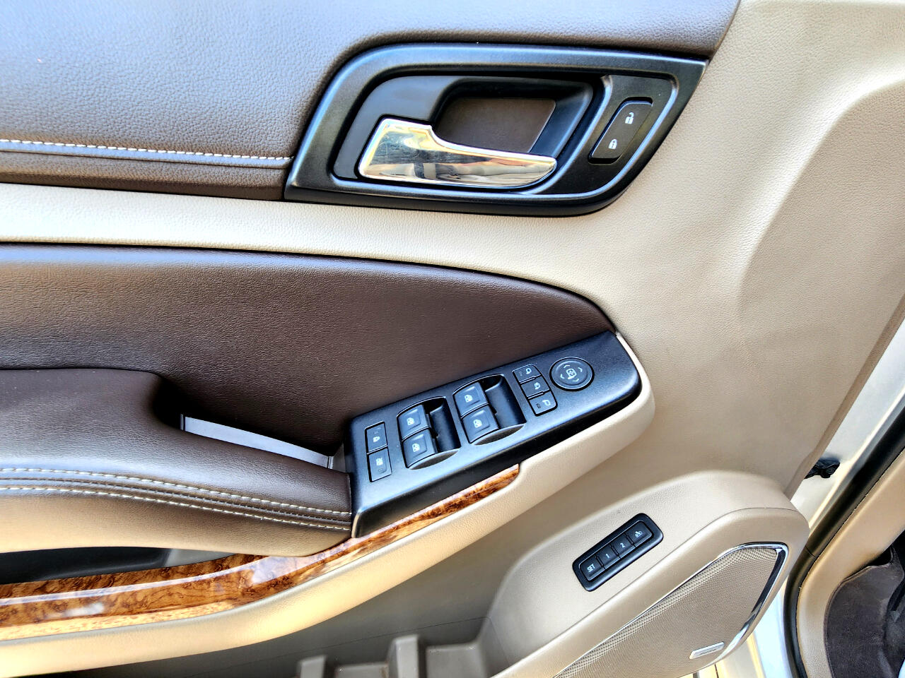 Chevrolet Suburban 2WD 4dr 1500 Premier 2018