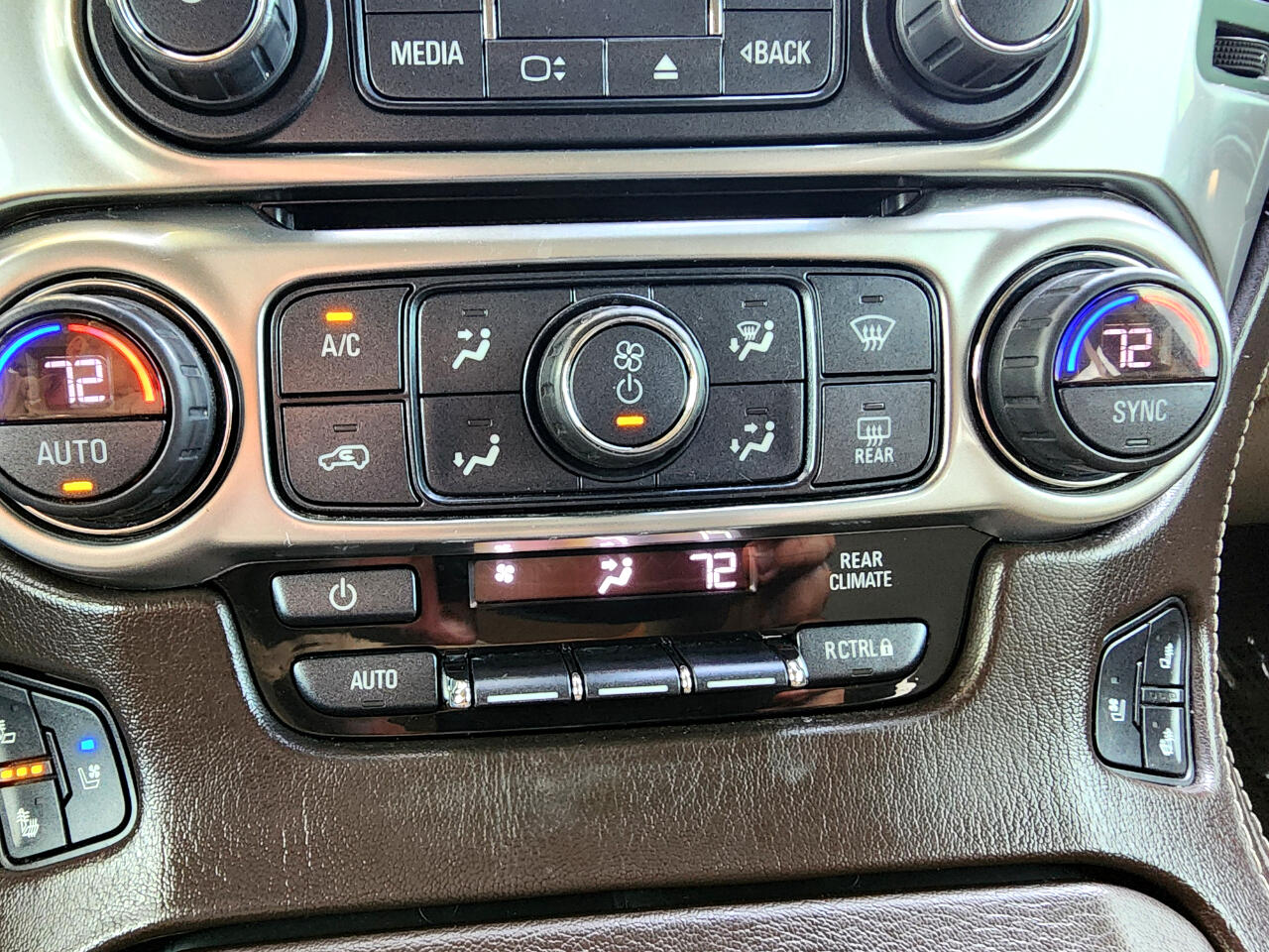 Chevrolet Suburban 2WD 4dr 1500 Premier 2018