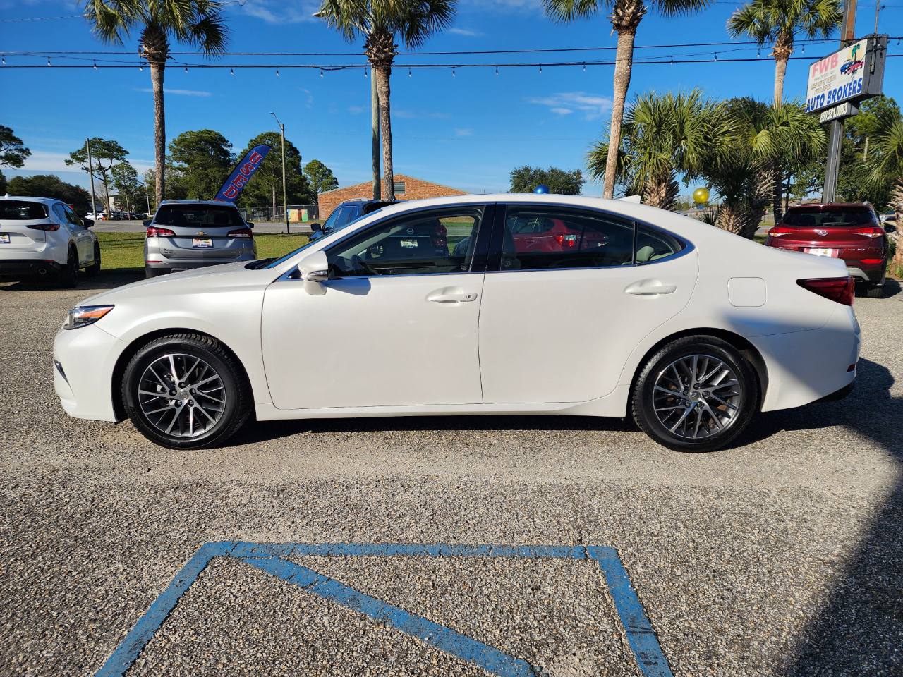Lexus ES 350 4dr Sdn 2016