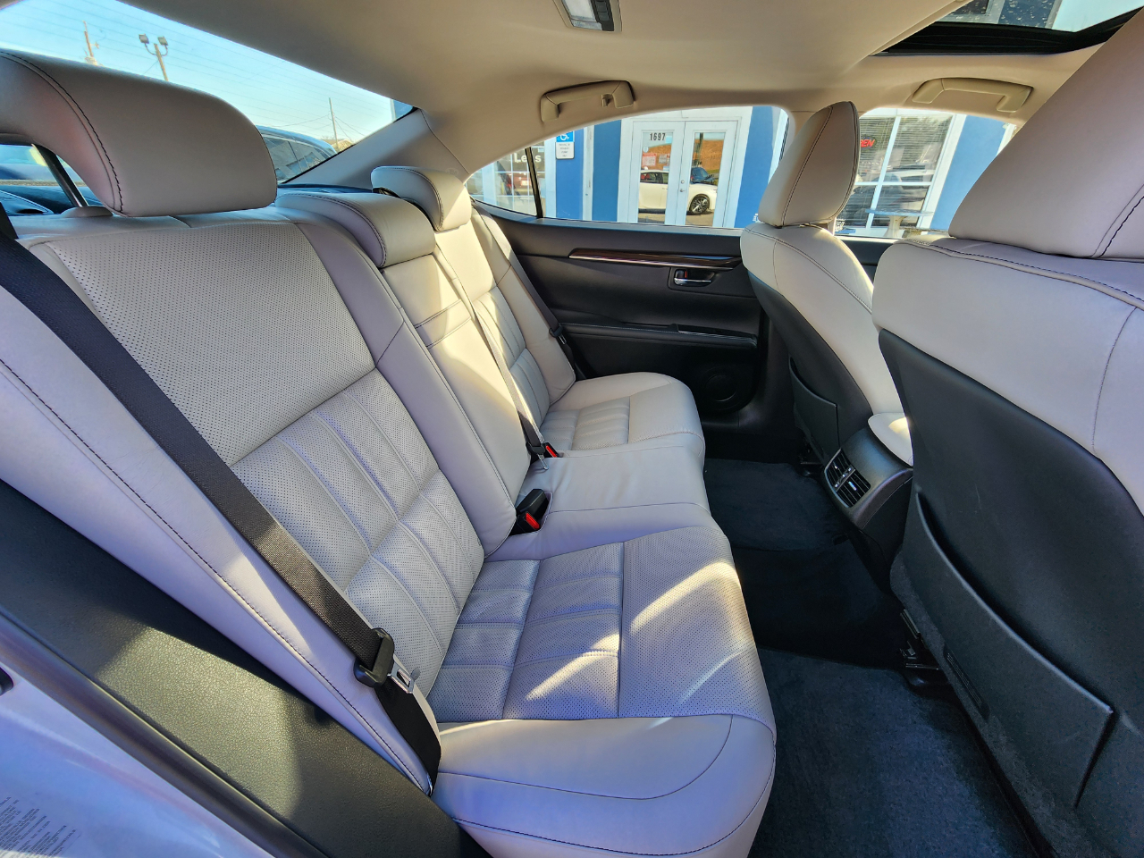 Lexus ES 350 4dr Sdn 2016