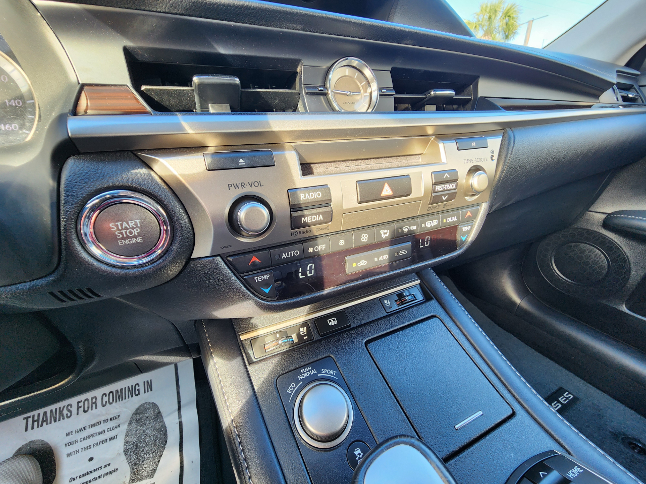 Lexus ES 350 4dr Sdn 2016