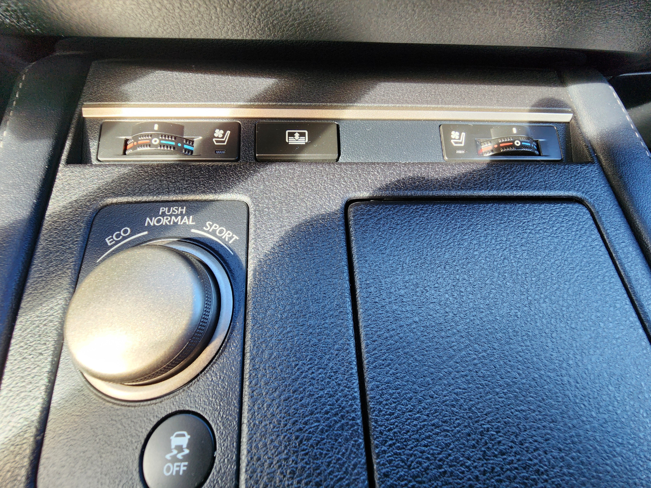 Lexus ES 350 4dr Sdn 2016