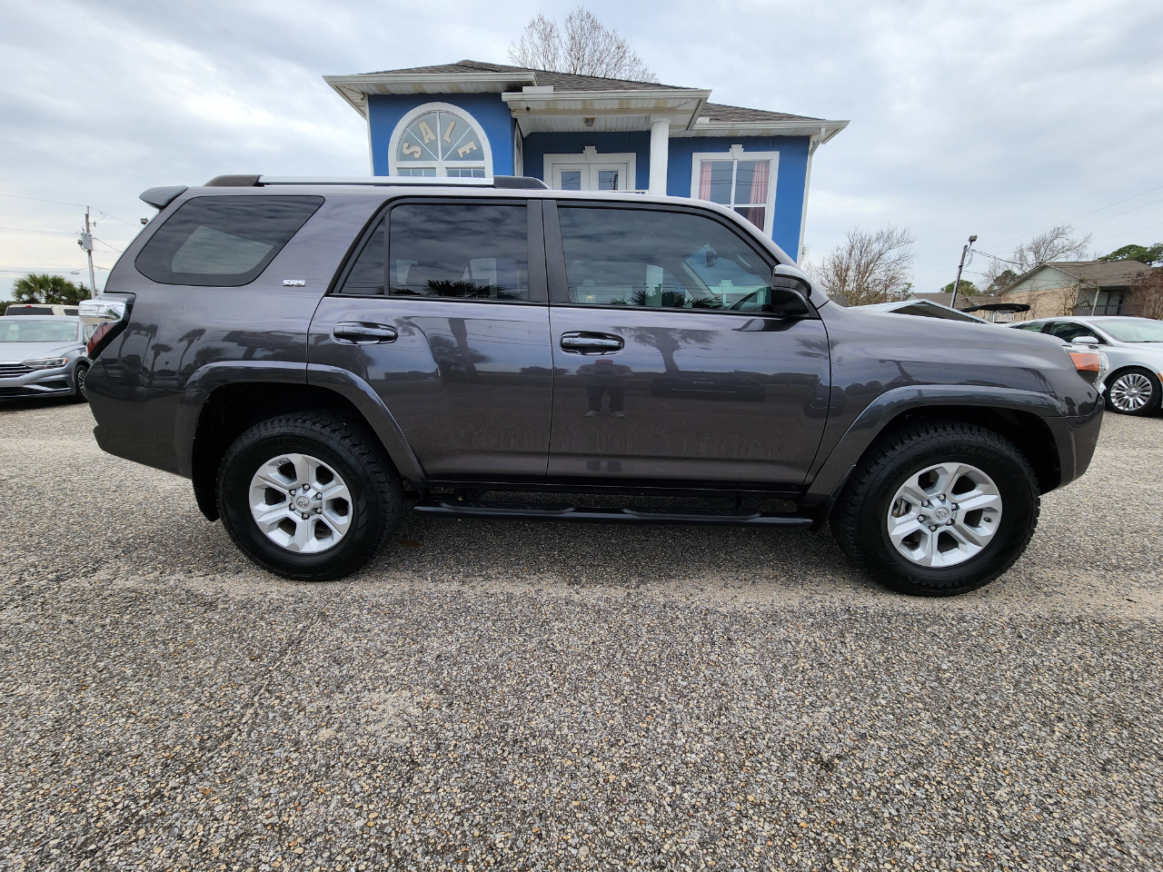 Toyota 4Runner SR5 2WD 2020