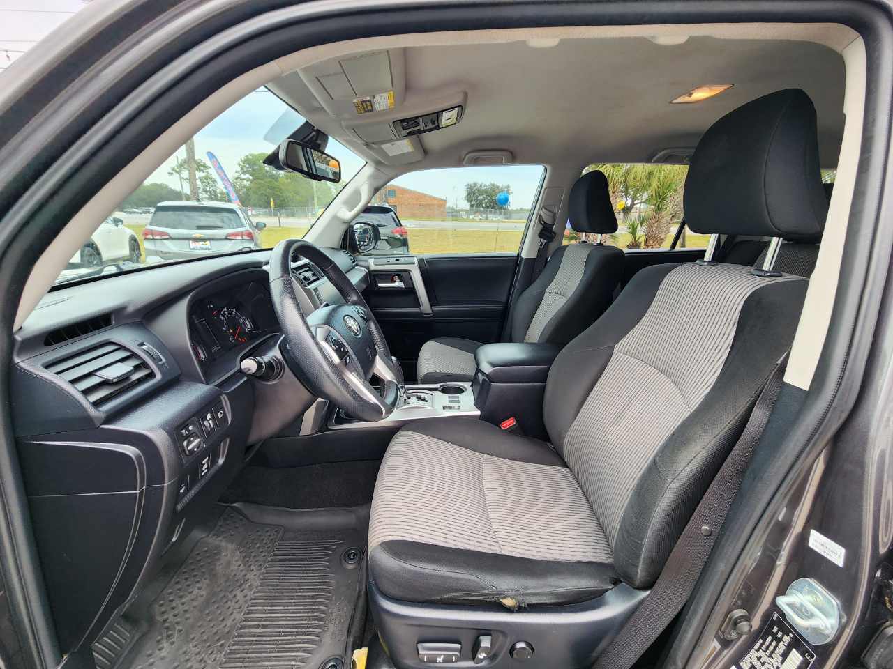 Toyota 4Runner SR5 2WD 2020