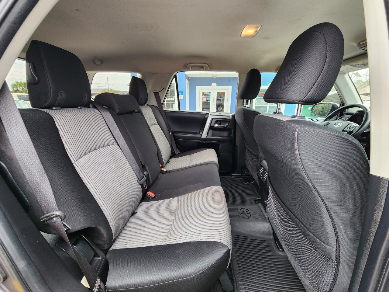 Toyota 4Runner SR5 2WD 2020