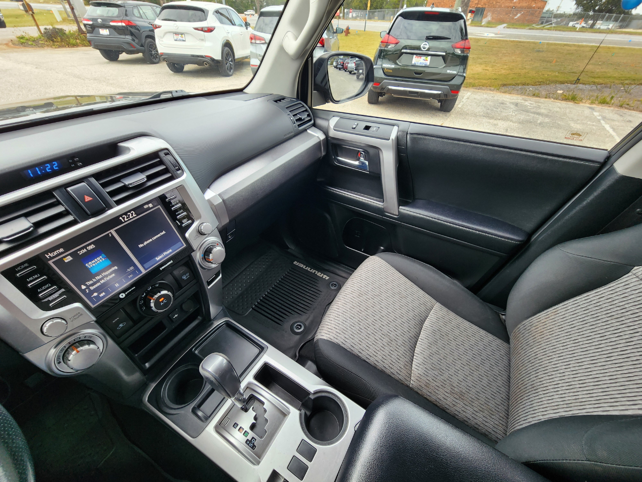 Toyota 4Runner SR5 2WD 2020