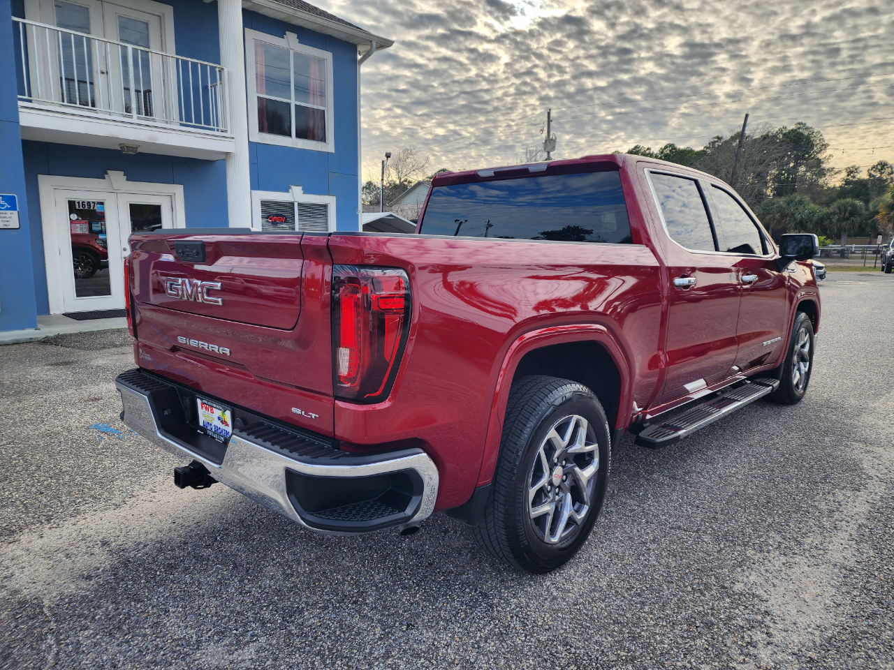 GMC Sierra 1500 2WD Crew Cab 147" SLT 2023