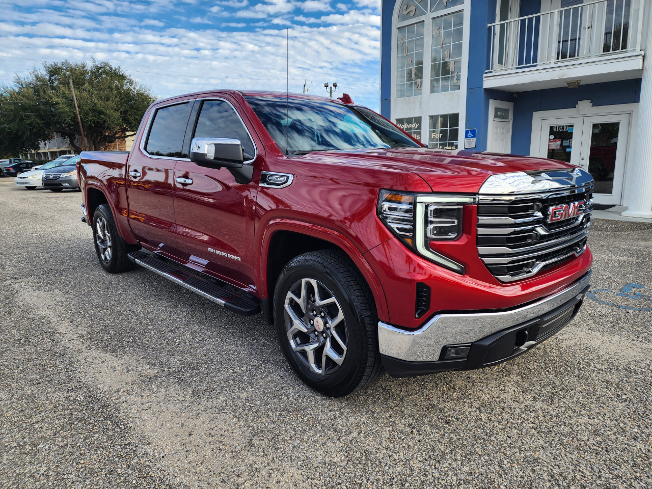 GMC Sierra 1500 2WD Crew Cab 147" SLT 2023