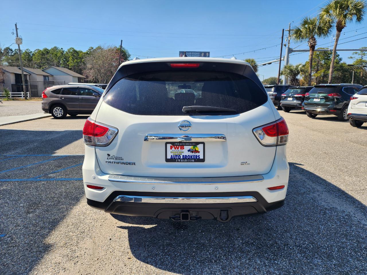 Nissan Pathfinder 2WD 4dr SL 2014