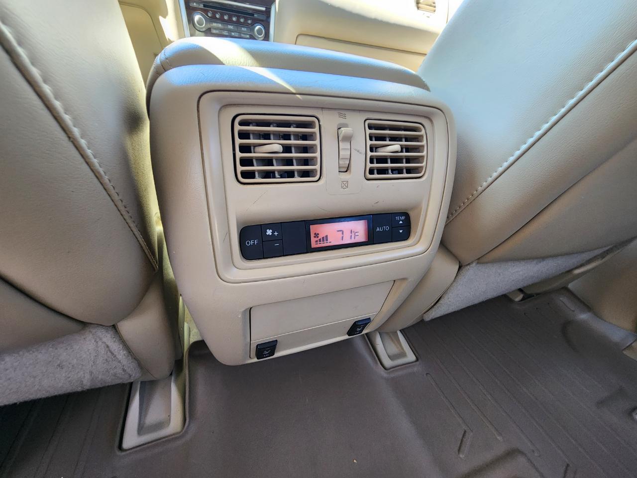 Nissan Pathfinder 2WD 4dr SL 2014