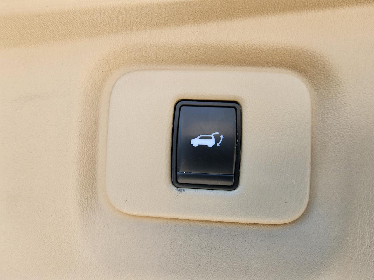 Nissan Pathfinder 2WD 4dr SL 2014