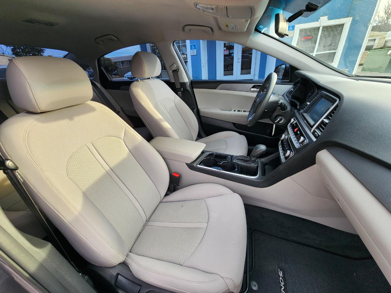 Hyundai Sonata SE 2.4L 2018
