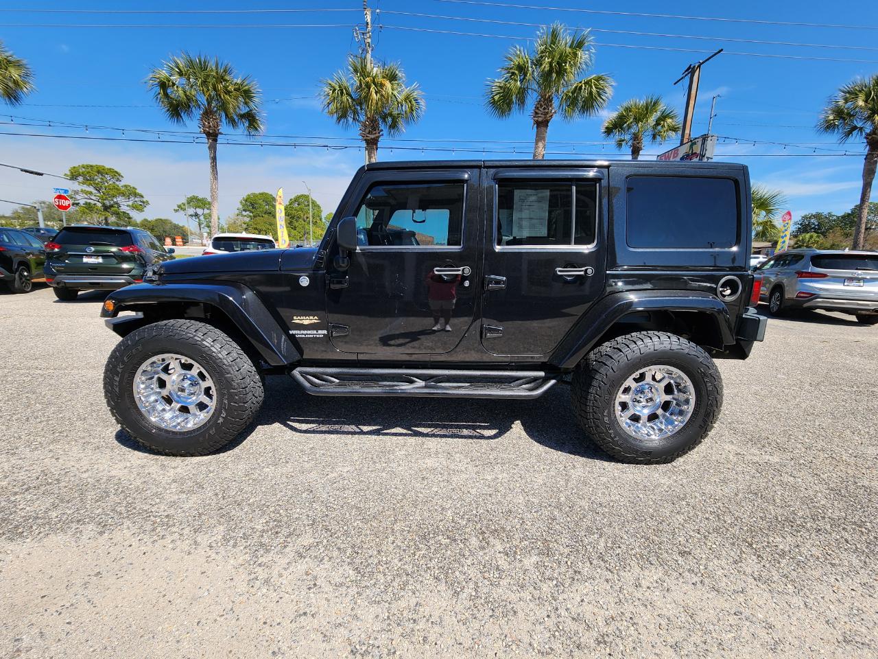Jeep Wrangler Unlimited 4WD 4dr Sahara 2013