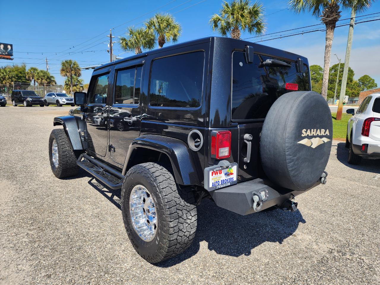 Jeep Wrangler Unlimited 4WD 4dr Sahara 2013