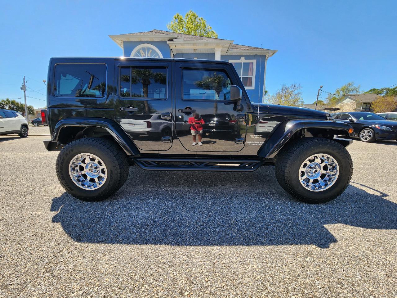 Jeep Wrangler Unlimited 4WD 4dr Sahara 2013