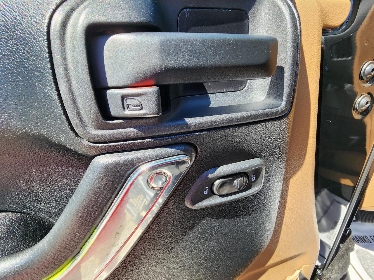 Jeep Wrangler Unlimited 4WD 4dr Sahara 2013