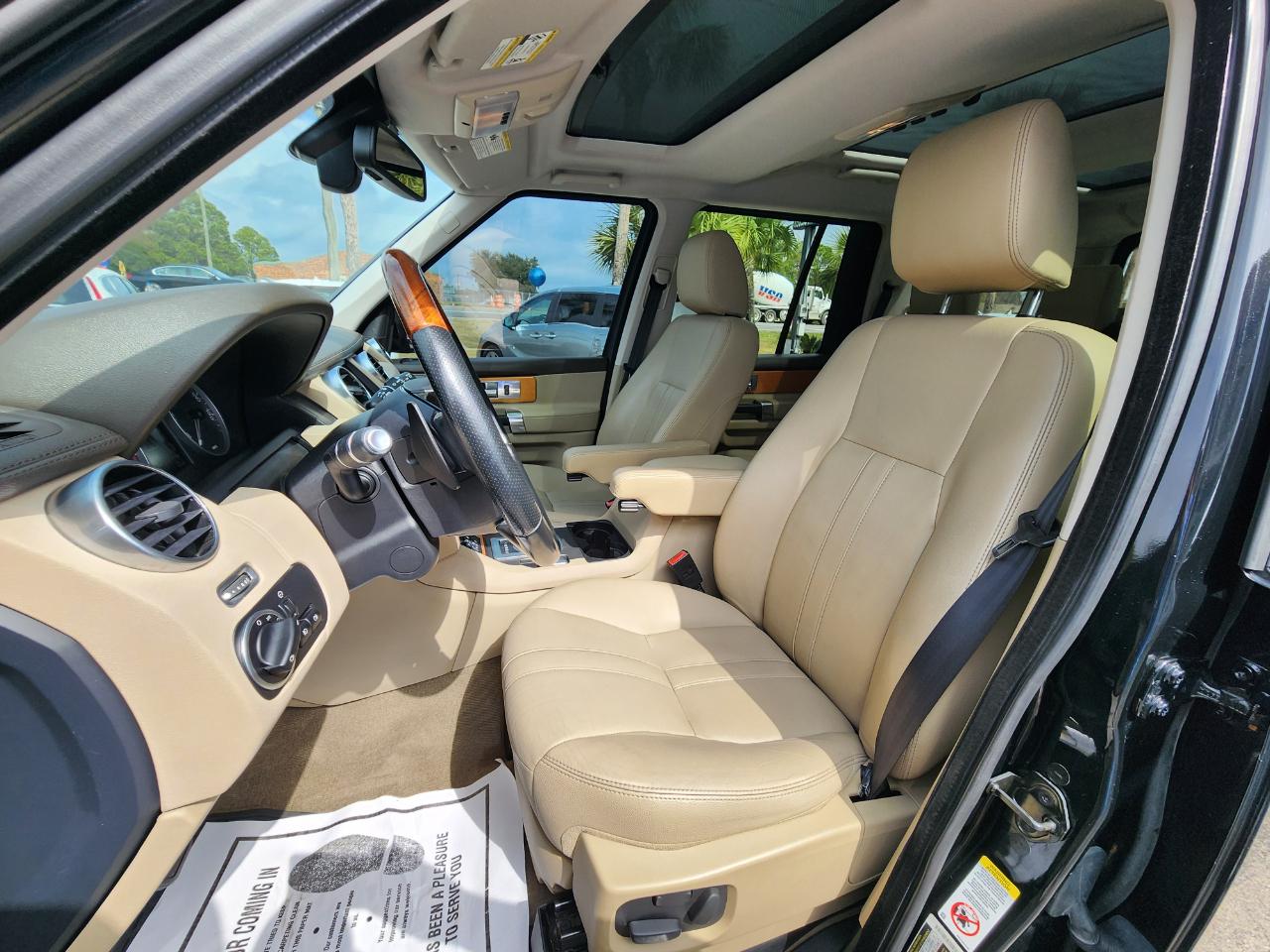 Land Rover LR4 4WD 4dr HSE 2015