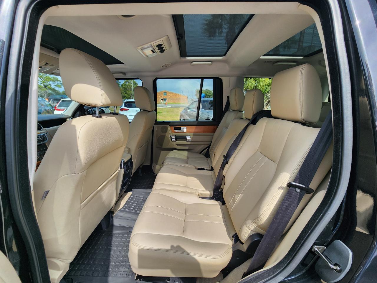 Land Rover LR4 4WD 4dr HSE 2015