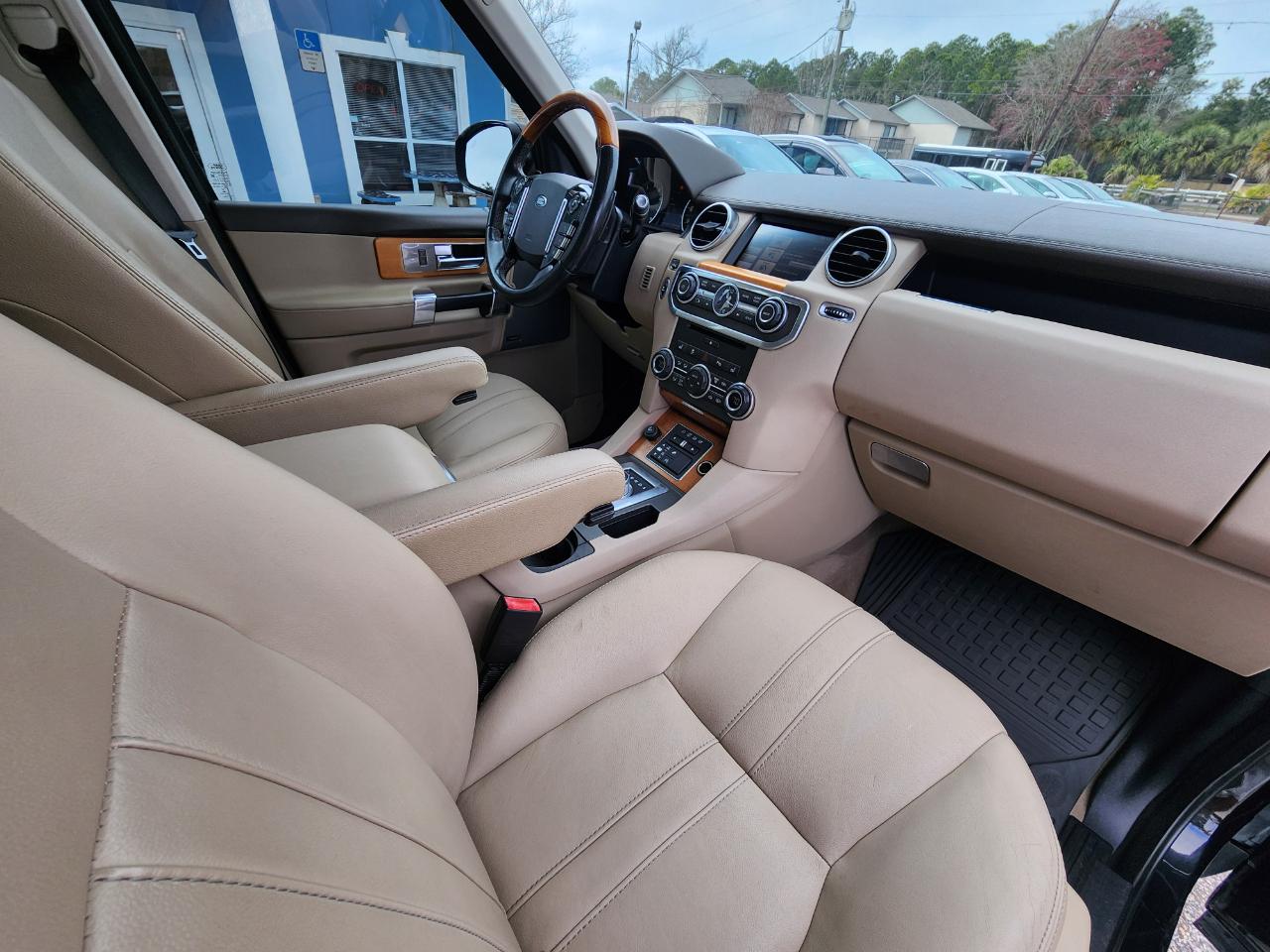 Land Rover LR4 4WD 4dr HSE 2015