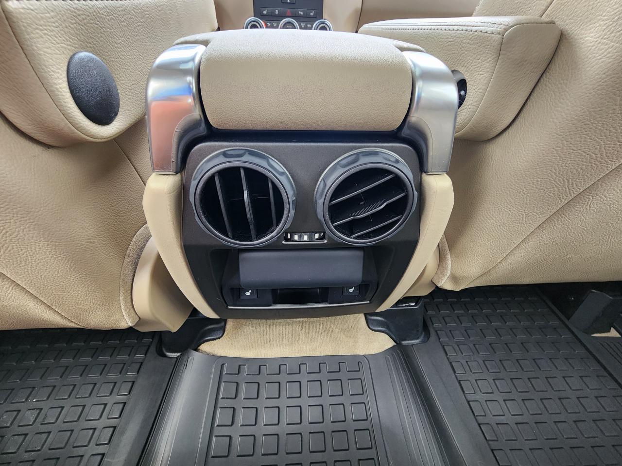 Land Rover LR4 4WD 4dr HSE 2015