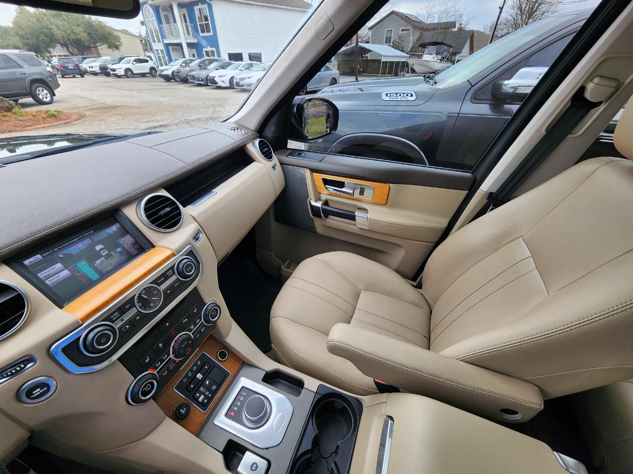 Land Rover LR4 4WD 4dr HSE 2015