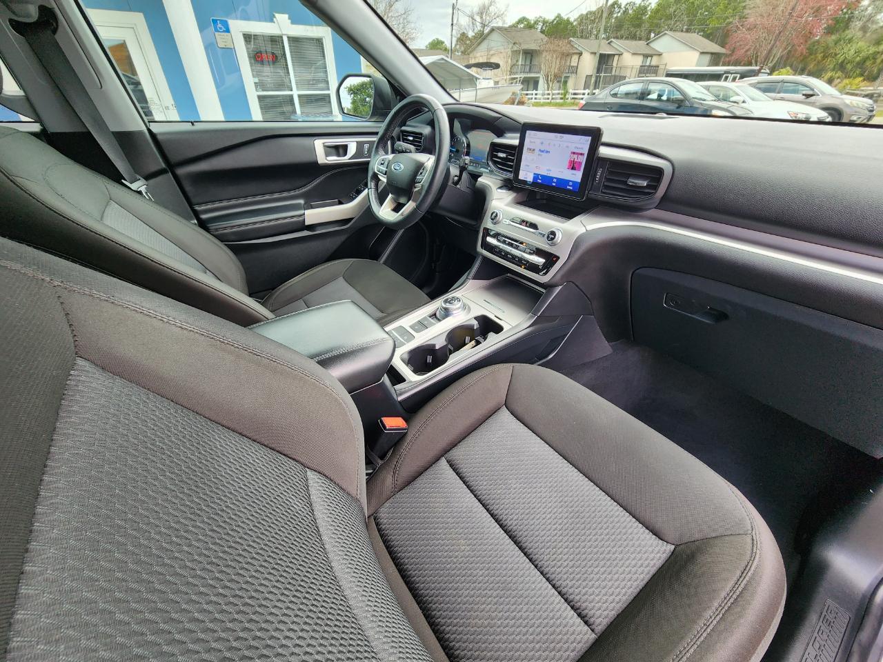 Ford Explorer XLT RWD 2022