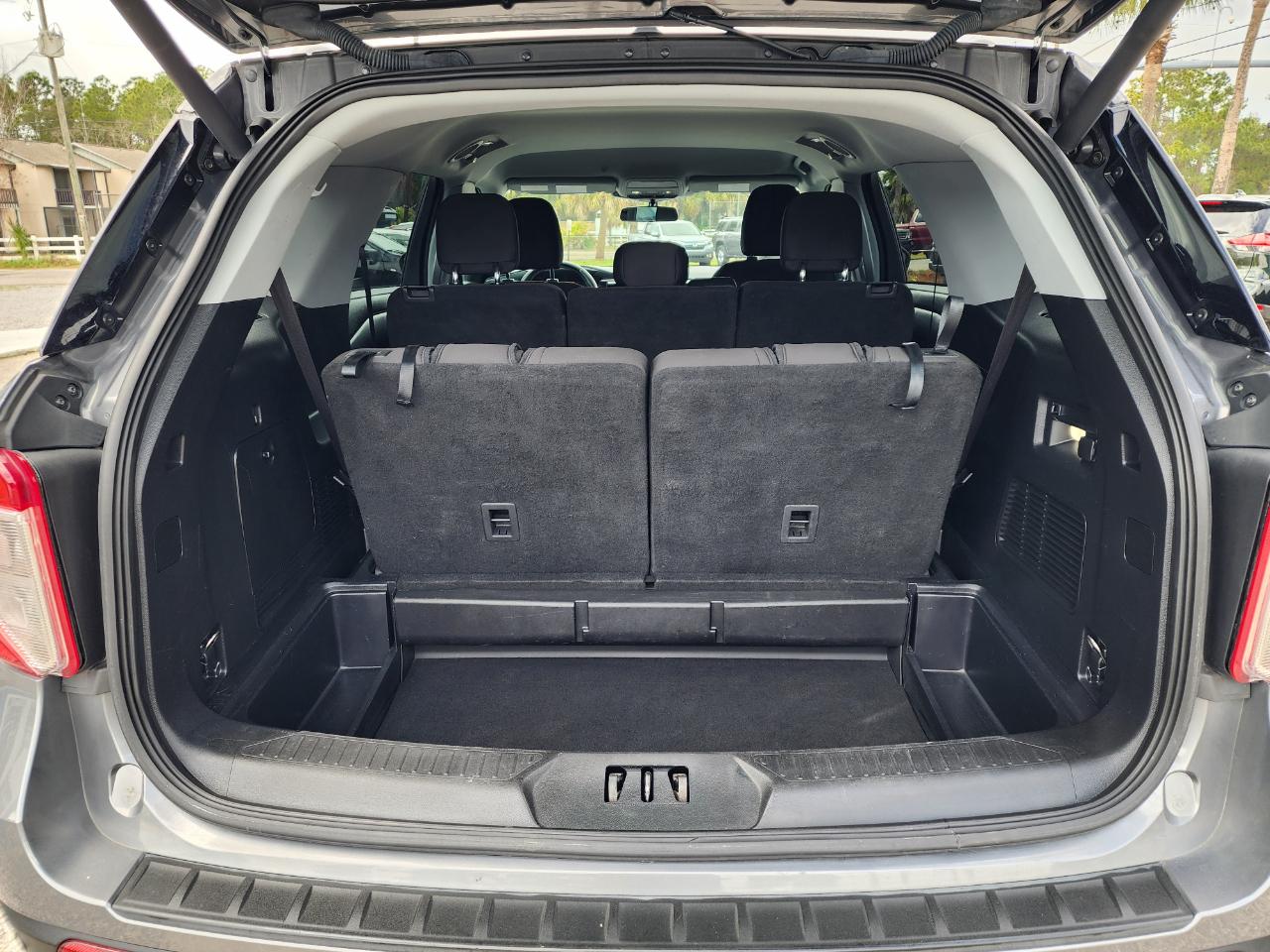 Ford Explorer XLT RWD 2022