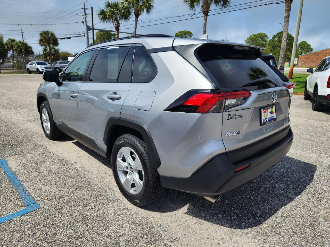 Toyota RAV4 XLE FWD 2021