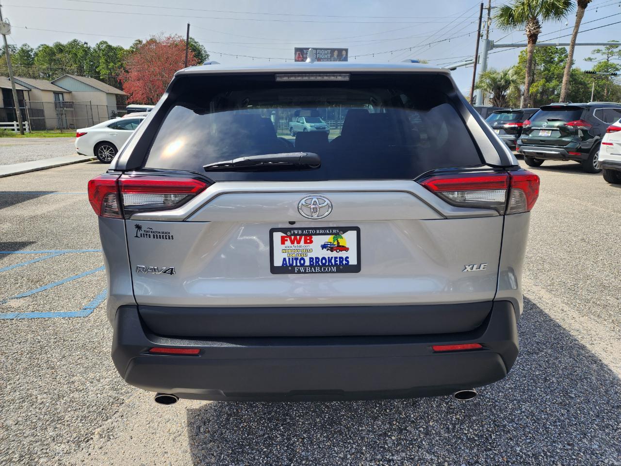 Toyota RAV4 XLE FWD 2021