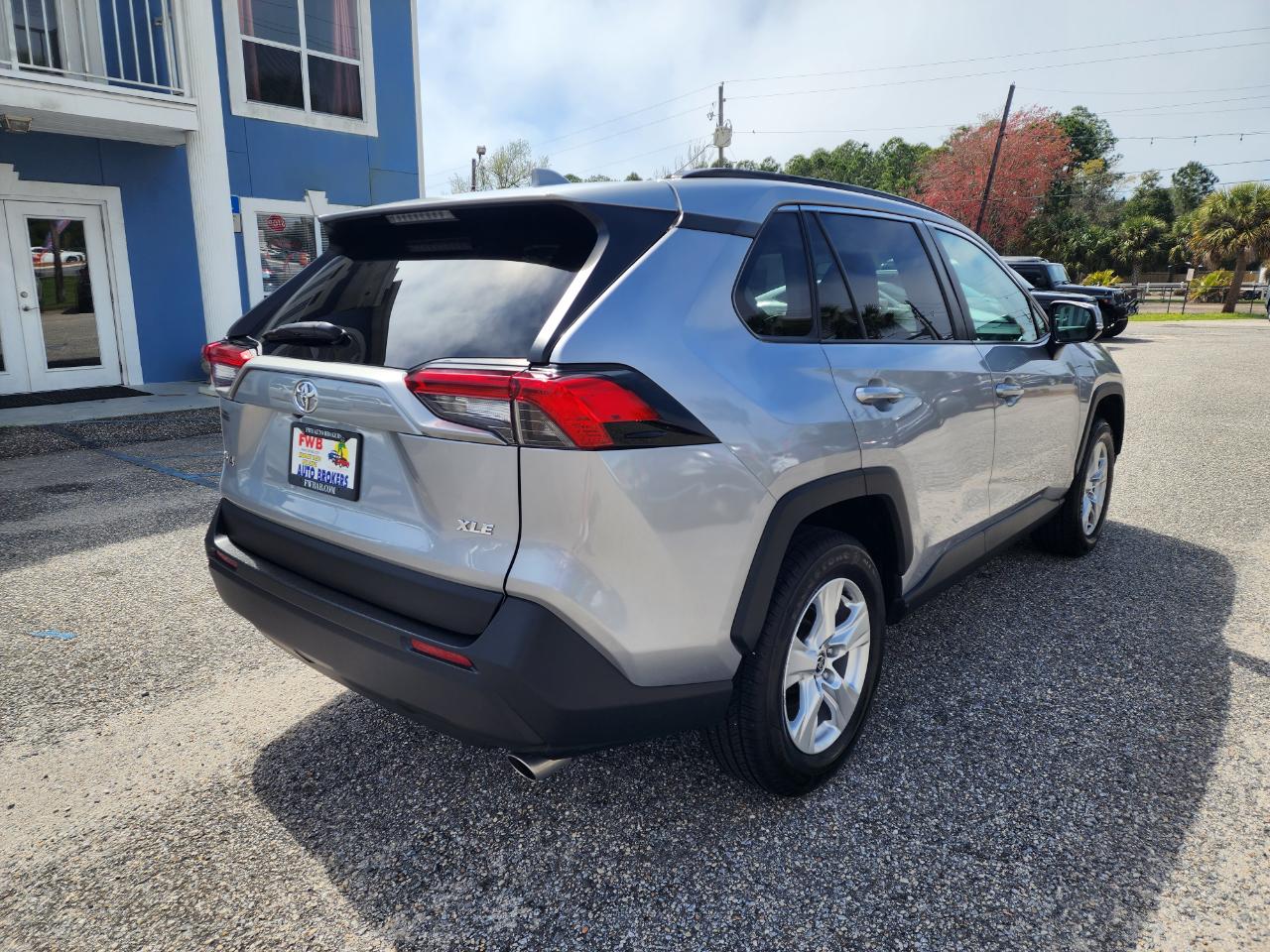 Toyota RAV4 XLE FWD 2021