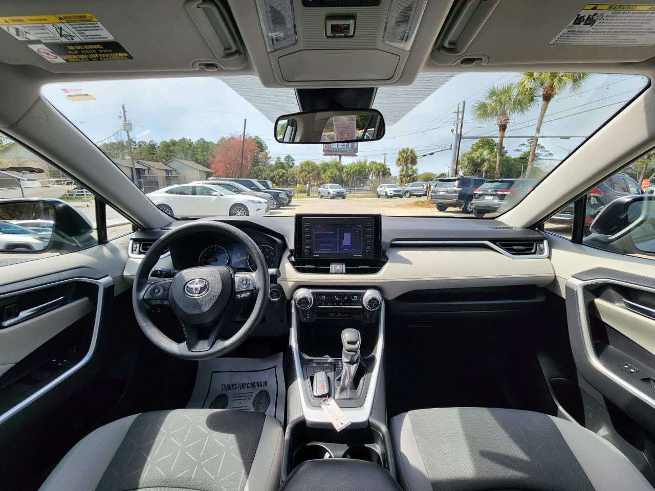 Toyota RAV4 XLE FWD 2021