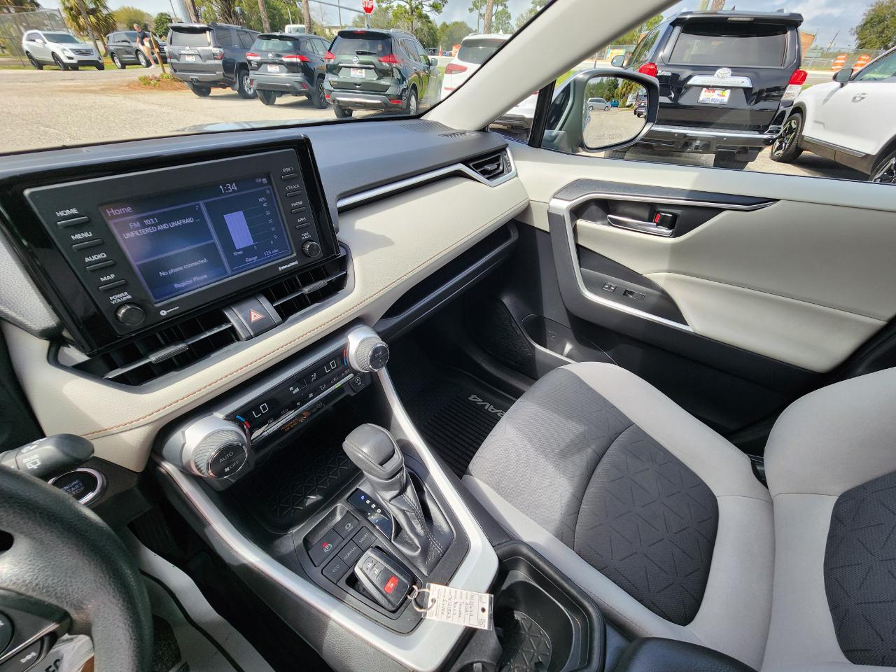 Toyota RAV4 XLE FWD 2021