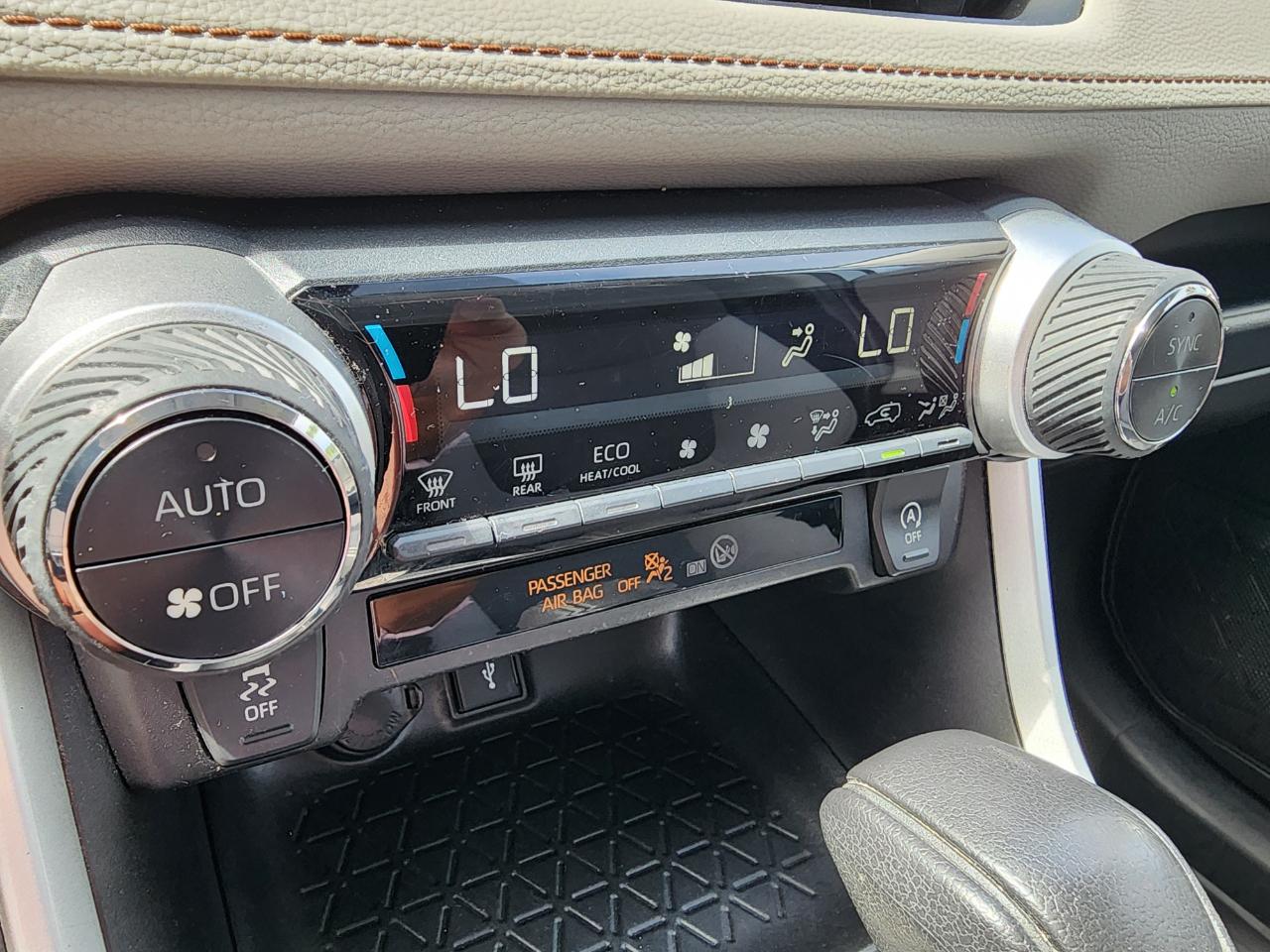 Toyota RAV4 XLE FWD 2021