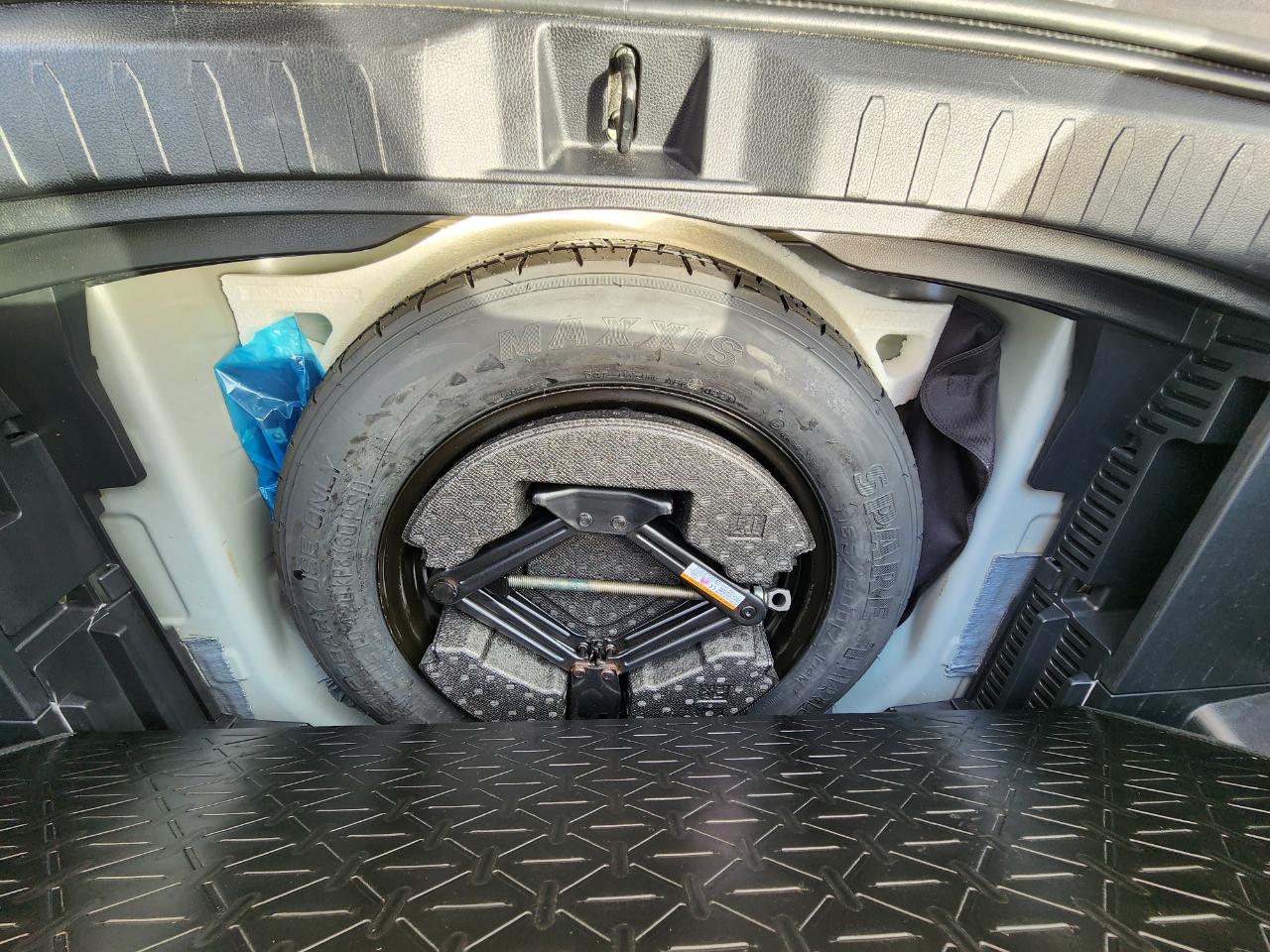 Toyota RAV4 XLE FWD 2021