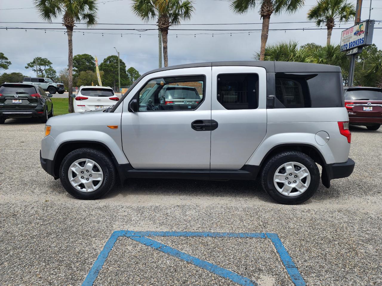 Honda Element 2WD 5dr Auto LX 2009