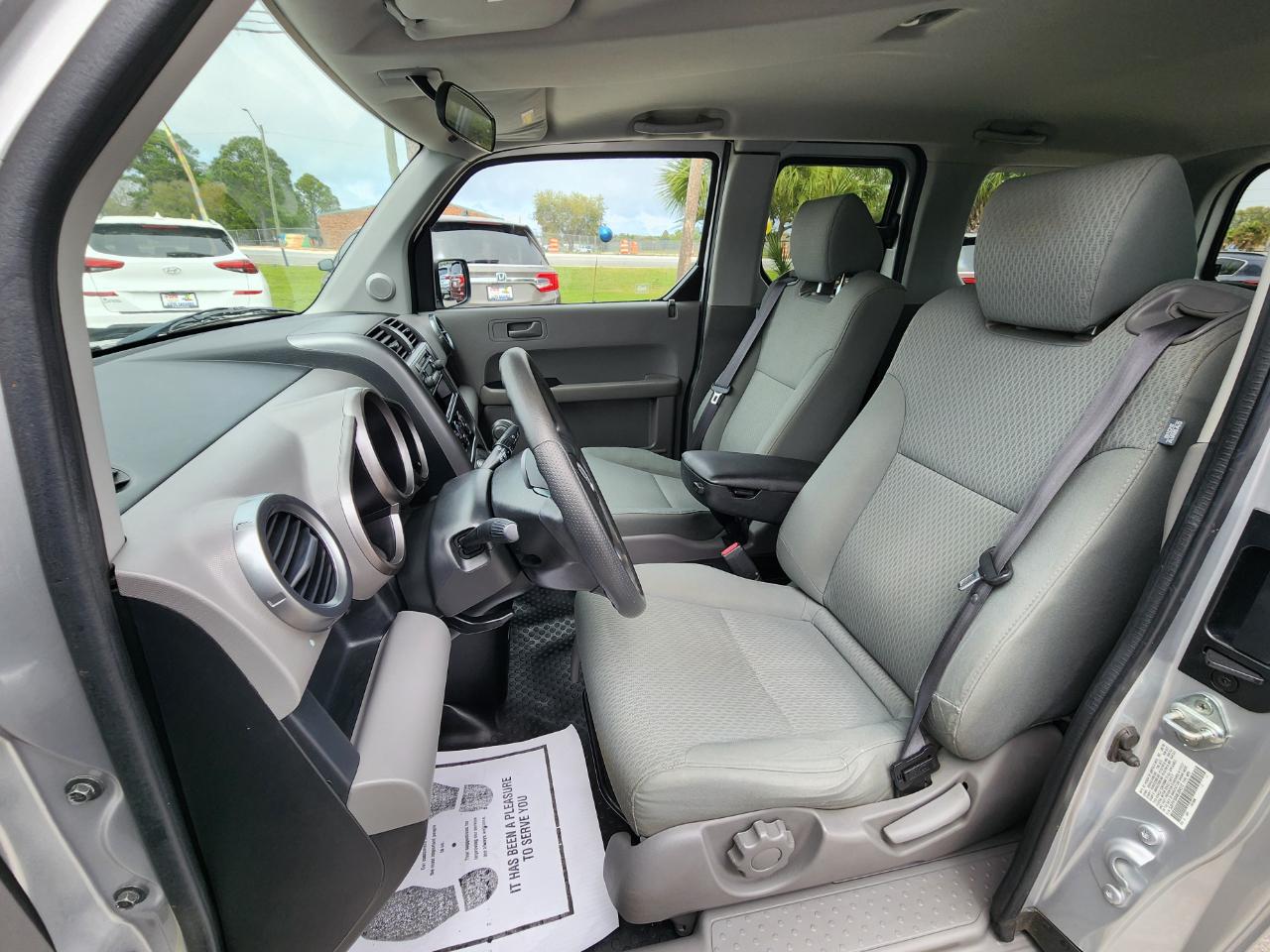 Honda Element 2WD 5dr Auto LX 2009