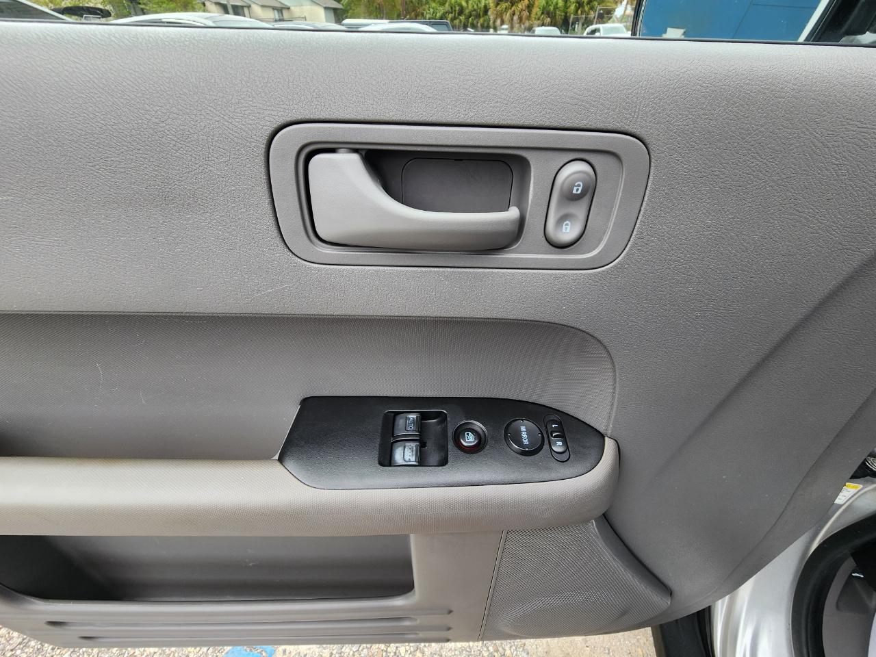 Honda Element 2WD 5dr Auto LX 2009