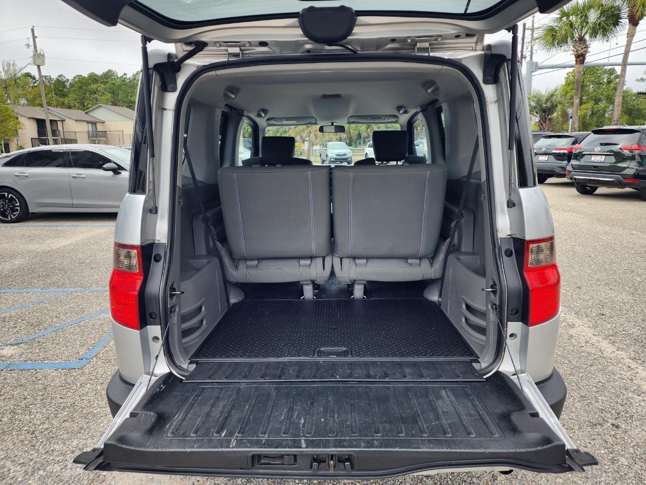 Honda Element 2WD 5dr Auto LX 2009